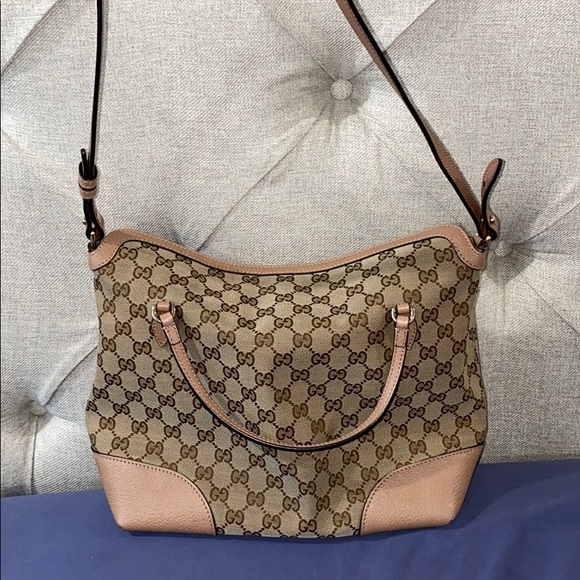 Authentic Gucci Cross Body purse - Picture 1 of 8